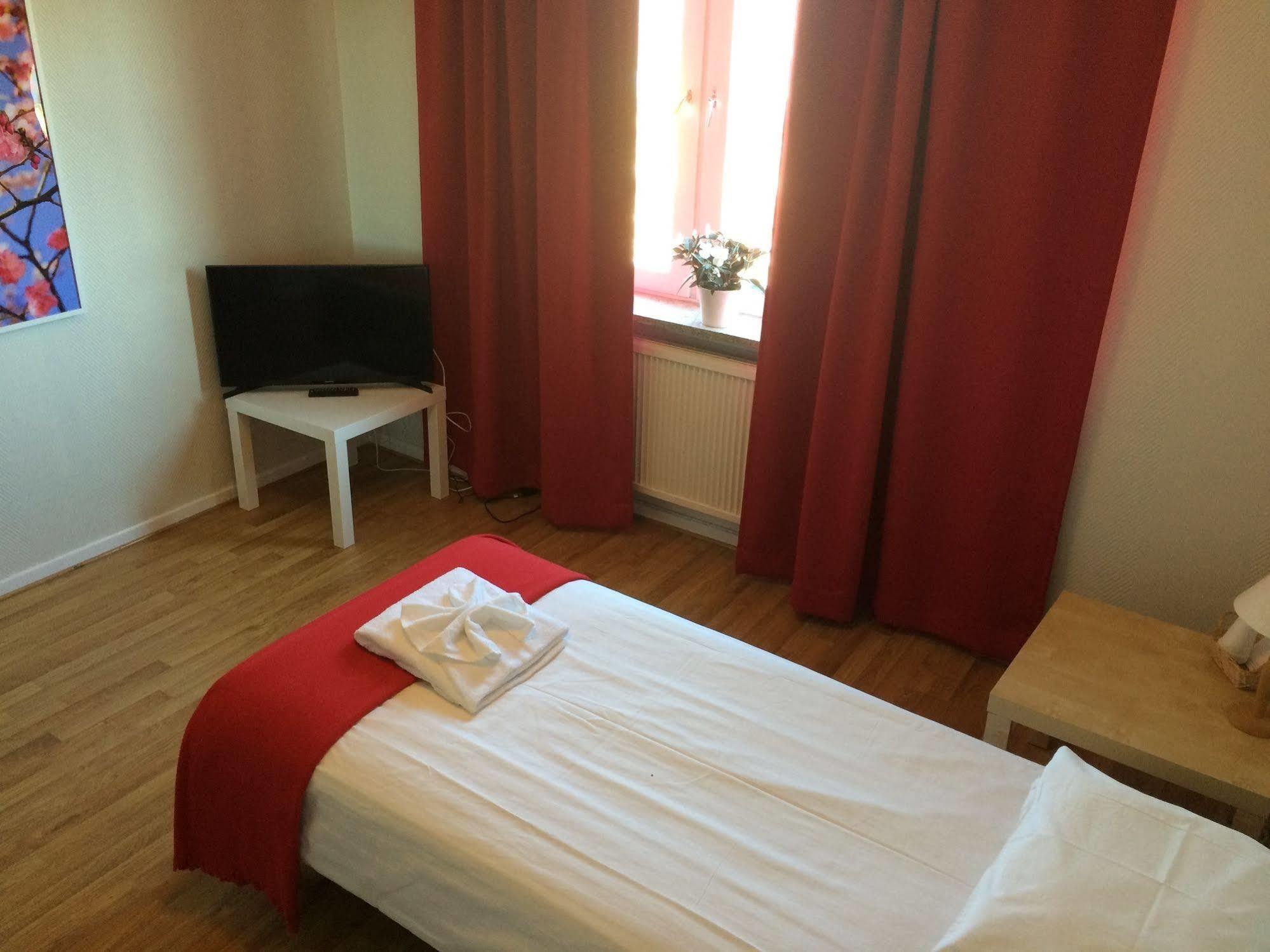 Hotell Oestergyllen ลินเชอปิง ภายนอก รูปภาพ